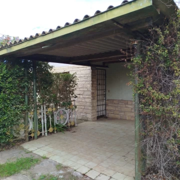 Casa 3 dormitorios sobre gran lote en Monte Hermoso