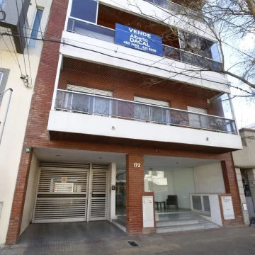 venta departamento 3 dorm, La Plata. con cochera