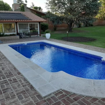 OPORTUNIDAD CASA UNICA EN VENTA EN COSQUIN!