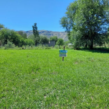 VENDO TERRENO EN COSQUIN  SOBRE COSTANERA