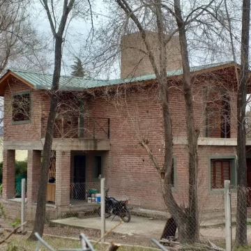 ROSSI BIENES RAICES VENDE CASA EN COSQUIN