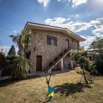 VENTA CASA EN COSQUIN CON PILETA Y QUINCHO