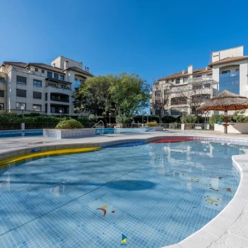VENTA DE DEPARTAMENTO DE 1 DORMITORIO EN CASONAS DEL SUR CON PILETA Y COCHERA
