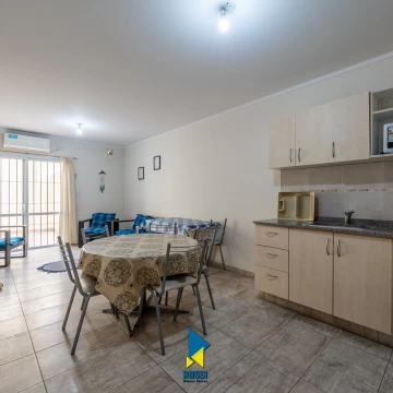 VENTA DE DEPARTAMENTO DE 2 DORMITORIOS CON COCHERA - CENTRO DE VILLA CARLOS PAZ