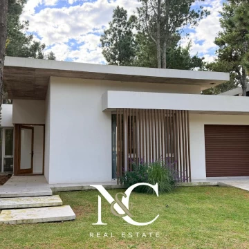 Casa en venta en Costa Esmeralda a estrenar con gas natural