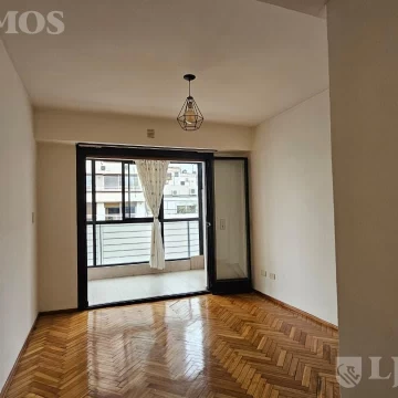 Departamento de 3 amb con balcón en alquiler en Belgrano.