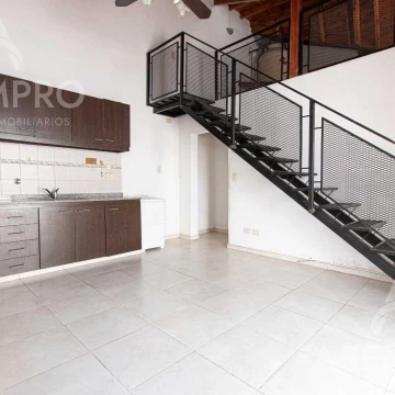 PH 3 ambientes en Venta en Villa Ballester con Patio.