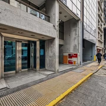 VENTA Local Comercial Corporativo 580 m² - Grupo Electrógeno