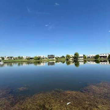 Terreno con laguna en  Barrio Privado Ceibos, Puertos del Lago