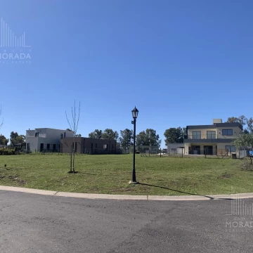 Venta Terreno Lote Central Barrio Santa Elisa Pilar del Este.