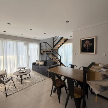 Venta CASA DUPLEX 3 amb 80m2 a 200m del lago - Bariloche - APTA CREDITO