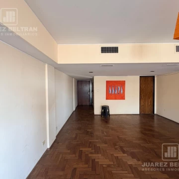 VENTA- departamento 5 dormitorios a metros de Patio Olmos-