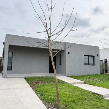 Casa en  Venta 3 dorm   Escritorio Barrio Santa Lucia Pilar del Este