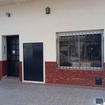 Venta PH 3 ambientes con patio al frente en Ciudad Madero