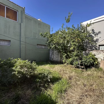 Venta PH Tipo Casa 4 Ambientes Terraza, Frente y Sin Expensas en Parque Avellaneda