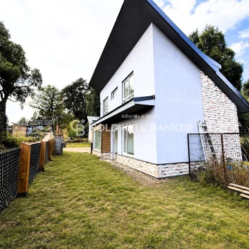 Venta Casa 84m2 · 2 dormitorios y jardin propio - Apto Credito - Villa La Angostura