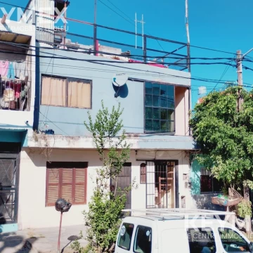 Venta de Casa en Villa Celina   de 9 ambientes para seguir construyendo