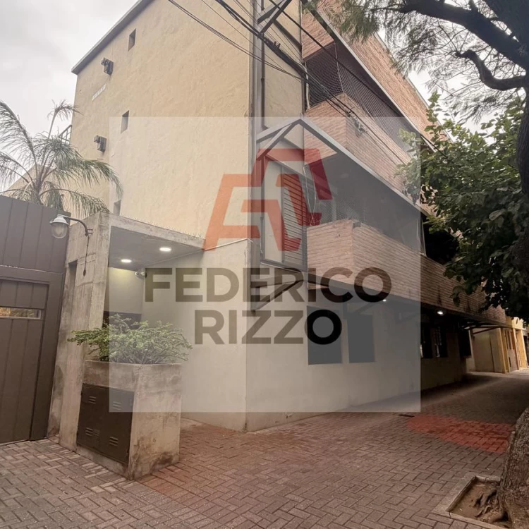 Apta Crédito!! Hermoso Triplex en Venta. 2 Dorm. Suipacha 1353! Con cochera.