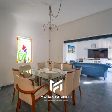 Venta casa 5 dor. APTA CREDITO | Av. Costanera al 2600