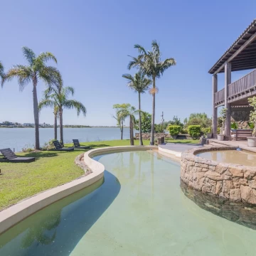 Casa en venta al Lago Central Los Castores Nordelta