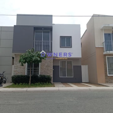 ALQUILER DE CASA URBANIZACIÓN ARBOLETTA (VM)