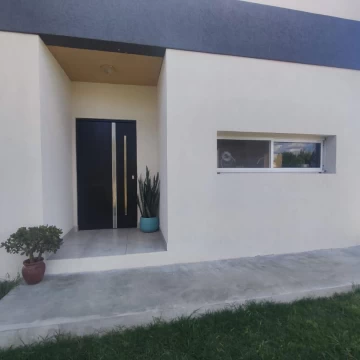 Casa en venta 7 ambientes en Haras Santa María