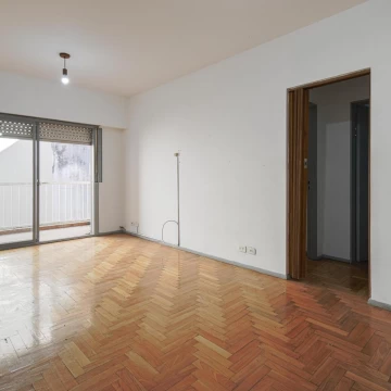 Venta Departamento 3 Ambientes con Balcon en Monserrat