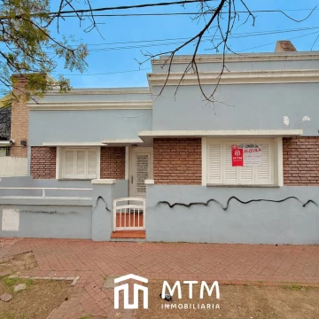 Casa en Alquiler Rosario, Alberdi. Solo  uso comercial.