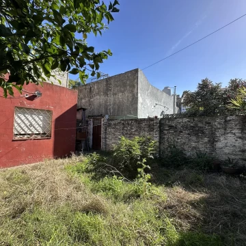 Venta PH Tipo Casa 4 Ambientes Terraza, Frente y Sin Expensas en Parque Avellaneda