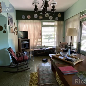 1786735400.jpg