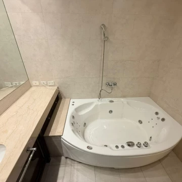 1786735645.jpg