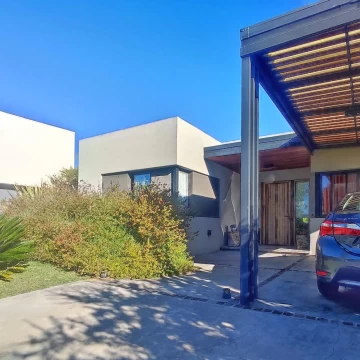 Casa en venta o alquiler en Haras Santa Maria - Escobar