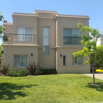 Casa en alquiler temporal verano en Alisos - Nordelta