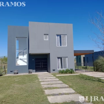 Casa en  Venta SAN SEBASTIAN Área 10 al verde APTO CREDITO MB