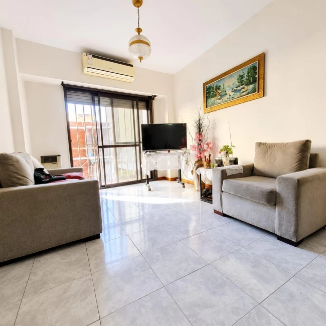 Venta departamento 3 amb. luminoso San Cristobal