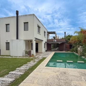 Casa en alquiler anual Los Alisos Nordelta