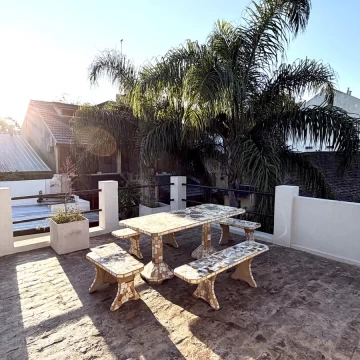 PH al fondo con Terraza Privada en Olivos