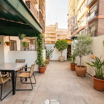 Venta Depto. 3 Amb. con Terraza propia en Parque Rivadavia Apto Credito