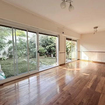 Casa en Venta Villa Devoto | 4 Ambientes mas  Dependencia | Jardín, Terraza y Doble Garage