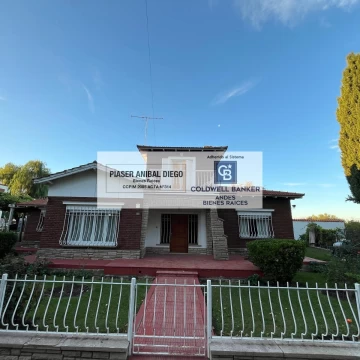 Chalet con estilo en San Rafael.
