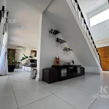 Casa en venta- 4 ambientes- Canton