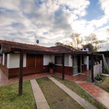 Venta casa  3 amb, pileta en Parque Sakura. PROPIEDAD FINANCIABLE. APTO CRÉDITO HIPOTECARIO