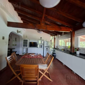 Venta casa 3 dorm, 2 baños,  lote de 1460 m2 en Parque Sakura, Exaltacion de la Cruz. Apta Credito