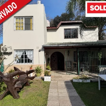 Casa en Pilar, apta crédito, excelente estado, 3 cuartos, 2 baños, espacio play room.