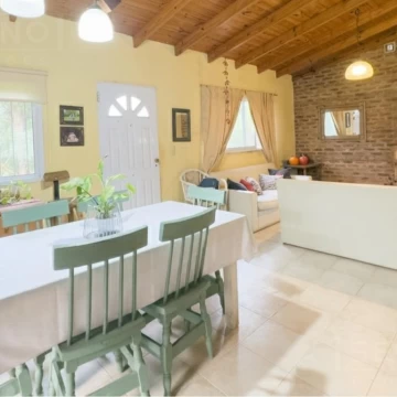 Venta casa 4 ambientes en Barrio Parque Jularó, Exaltacion de la Cruz