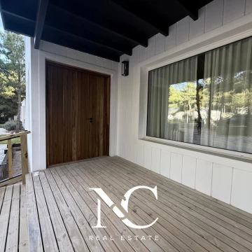 Casa en venta en Costa Esmeralda californiana fondo libre arbolado