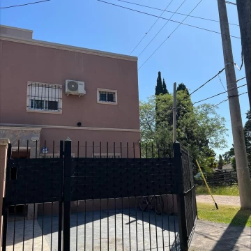 Duplex 4 Amb con Suite, Pileta y Parrilla – Barrio Montecarlo (a 2 cdras. de Paseo Pilar)