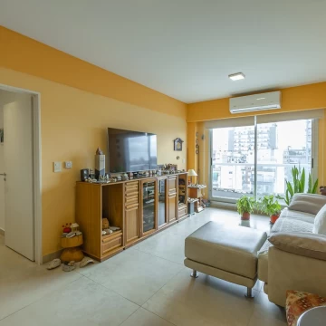 VENTA DEPARTAMENTO DE 3 AMBIENTES - COCHERA CUBIERTA - PISO ALTO - SUPER LUMINOSO - VILLA CRESPO