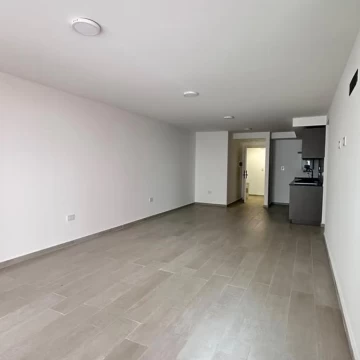 Departamento en venta de 2 dorm y 2 baños c/ balcón en Nueva Cba, a metros de ciudad universitaria