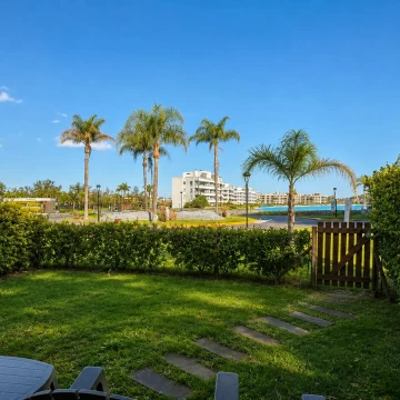 VENTA Y ALQUILER 2AMB CON JARDIN VISTA A LA LAGUNA COCHERA EXCELENTE ESTADO PERMUTA